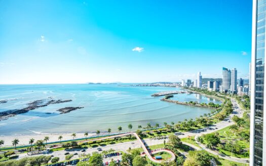 Central Apartment at the Heart of Avenida Balboa