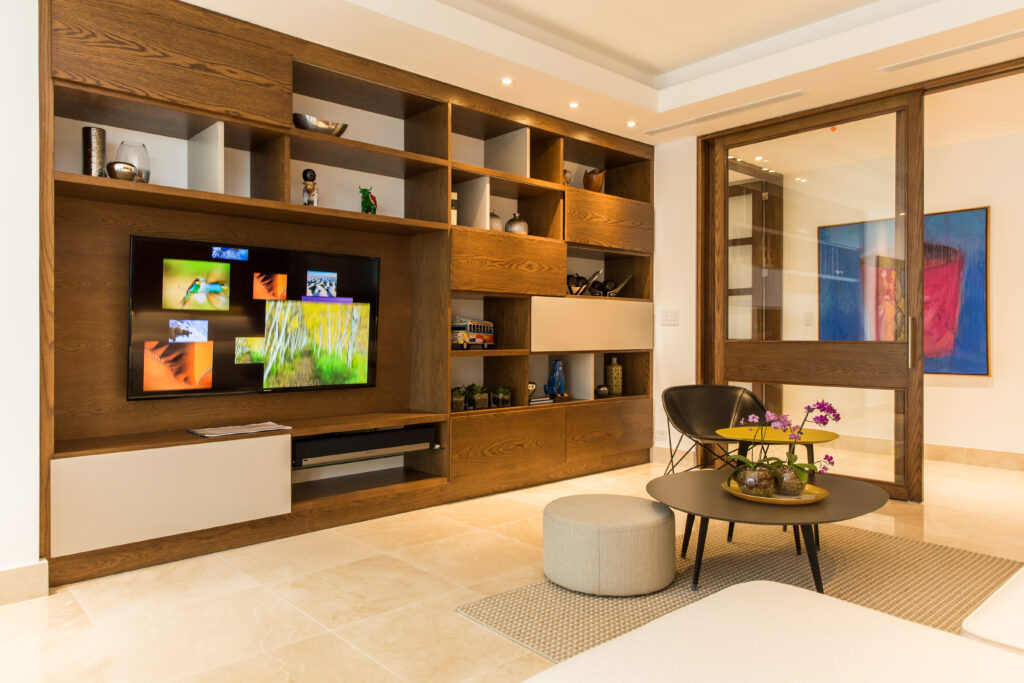 17 - Panama Elite Homes Modern glass office tower in Calle 50 business district Panama City commercial real estate