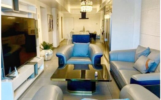 Spacious Waterfront Residence at PH Yacht Club