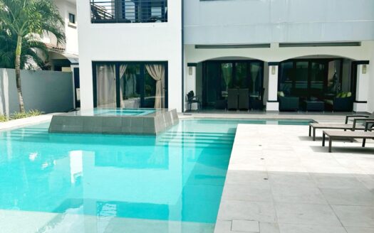 Luxury Family Estate with Pool in Las Magnolias, Costa del Este