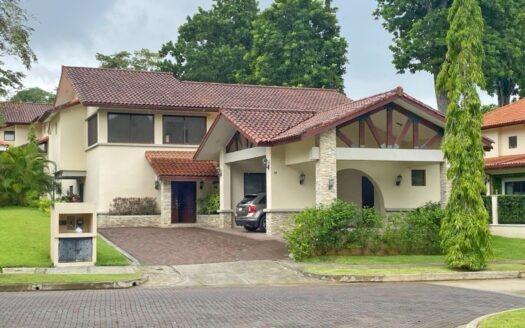 Elegant Luxury Home in Senderos de Camino de Cruces, Clayton
