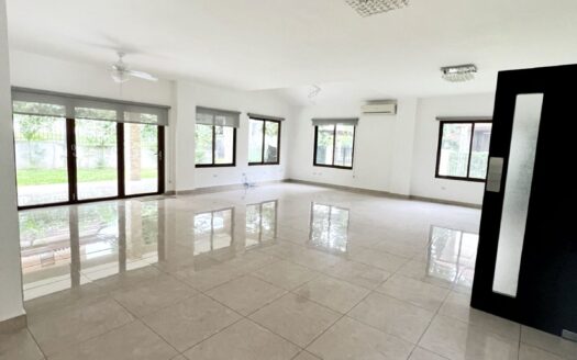 Elegant Luxury Home in Senderos de Camino de Cruces, Clayton